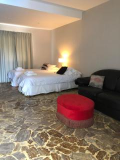 Chaglasian Wine & Suites - San Rafael - 3