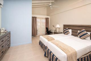Time Out Hotel - Christ Church - 2
