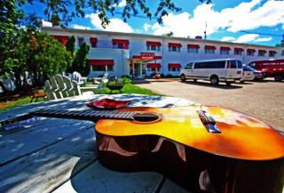 Holiday Music Motel - Sturgeon Bay - 0