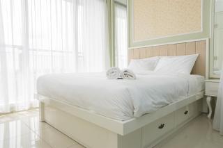 Spacious 1BR Dago Suites Apartment By Travelio - Bandung - 0