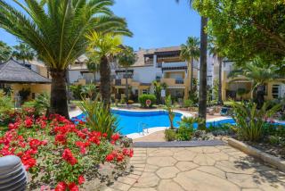 Cubo's Firstline Marbella Luxury Apartment Parking - Marbella - 8