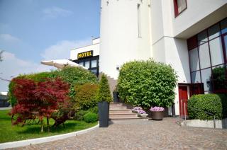 Hotel HDomus - Nogarole Rocca - 0