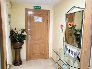 Spacious 3 Bedroom 2nd Line Beach Apartment Marbella Center - Marbella - 9