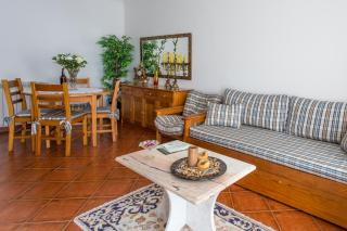 Elegant Sea View Apartment - 7