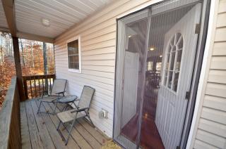 Mt. Maplewood Chalet - Pocono Lake - 1
