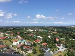 Condo with Free Swimming Pool & Viewing Deck - Tagaytay - 9