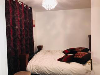 Modern cosy room with private bathroom - Harrow - 7