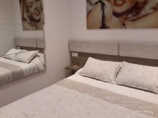 Marilyn - Roses - 4