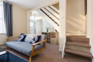 Well presented 2 bedroom house - sleeps four - Leamington Spa - 8