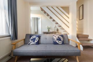 Well presented 2 bedroom house - sleeps four - Leamington Spa - 0