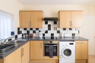 Well presented 2 bedroom house - sleeps four - 5