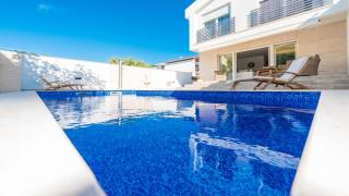 Villa Ema with heated saltwater pool, sauna and private gym - by TA Leut Agency - Privlaka - 2