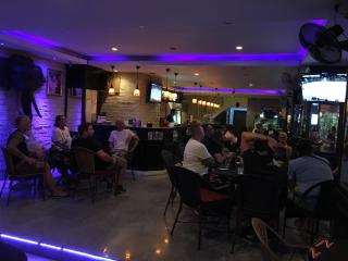 ZIP Hotel & Restaurant - Pattaya - 6