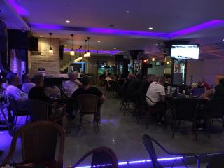 ZIP Hotel & Restaurant - Pattaya - 4