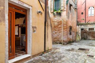 Antico Caminetto alla Biennale - Venice - 1