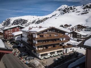 Hotel Hirlanda - Zürs am Arlberg - 0