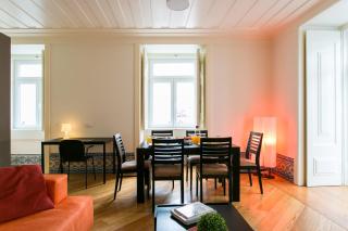 JOIVY Elegant 2BR Apt with workspace nearby Baixa-Chiado subway - Lisbon - 1