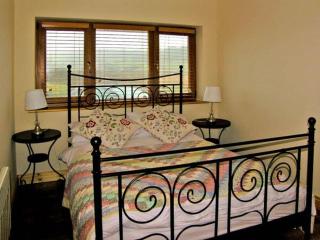 Lough Cluhir Cottage - Myross - 4