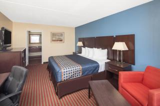 Travelodge by Wyndham Savannah Area/Richmond Hill - 3