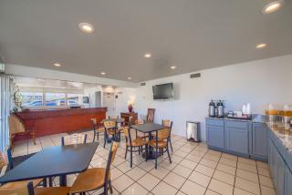 Americas Best Value Inn Uvalde - Uvalde - 7
