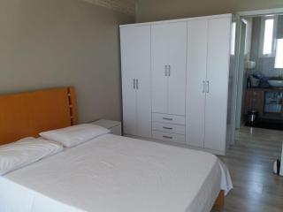 Praia da Pinheira, alto padrão, 5 dormitórios, 4 BWC, climatizada 150 m praia - 3