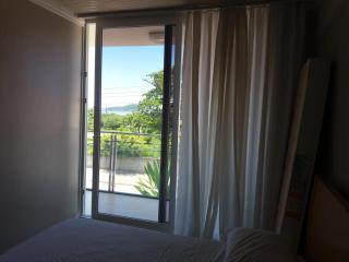 Praia da Pinheira, alto padrão, 5 dormitórios, 4 BWC, climatizada 150 m praia - 4