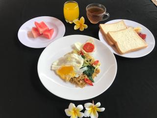 Agus Beach Inn - Kuta - 3