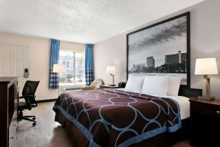 Super 8 by Wyndham Gulfport Biloxi Airport - Gulfport - 1