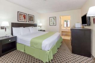 Days Inn by Wyndham Irving Grapevine DFW Airport North - Irving - 2