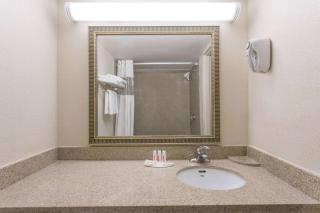 Ramada by Wyndham Triangle/Quantico - Triangle - 2