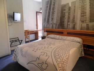 Hotel Photo Zabalburu - Bilbao - 9
