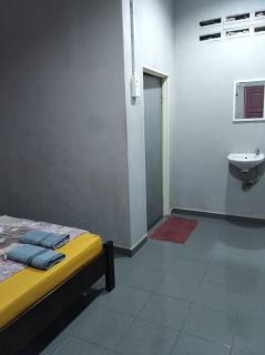 Kampung Guest House - 1