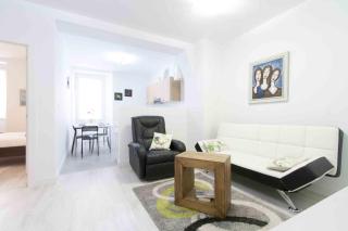 The Rentals Collection | Coeur - Saint-Sébastien - 7
