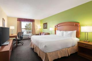 Days Inn & Suites by Wyndham Thompson - Thompson - 3