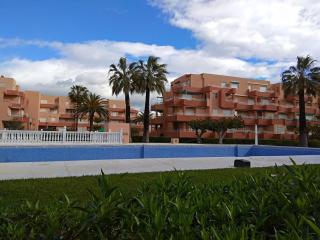 Apartamento a 150 metros del Mar, parking y Wifi - 8