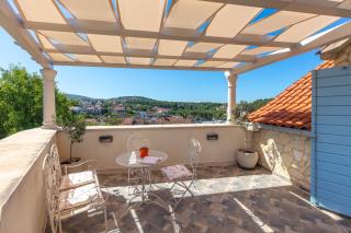 Villa Vicina Heritage villa for 9,Milna - close to restaurants and shops - Milna - 3