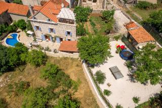 Villa Vicina Heritage villa for 9,Milna - close to restaurants and shops - Milna - 7