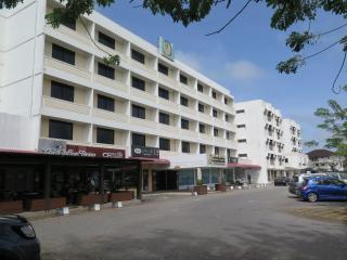 Sea View Resort Hotel & Apartments - Kuala Belait - 0