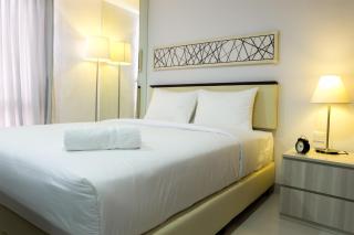 Studio Room Azalea Suites Apartment By Travelio - Kedungg - 0
