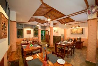 Mistletoe Homestay & Cafe - Munnar - 3