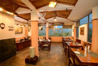 Mistletoe Homestay & Cafe - Munnar - 4
