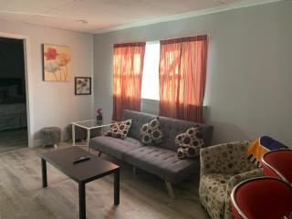 Niagara Falls (USA) Minutes to EVERYTHING - 9