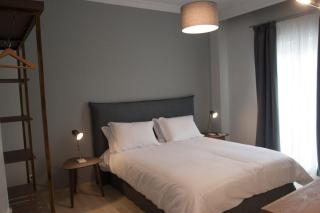 Stylish Zoi's appartment next to HELEXPO, White Tower - 2