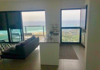 Oַ&O Group- Luxury Apt Tower Best Sea View Bat Yam - 1