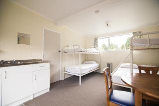 Stratford Motel & Holiday Park - 9
