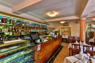 Villa Velzon Guesthouse - 5