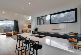 4 Stockyard Lane by Sotheby's Luxury Rental Homes - Queenstown - 2