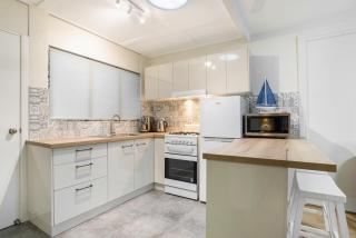 Tropical Unit with Private Fenced Garden Close to The Beach 4 - Palm Cove - 5