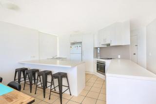 Eastbourne U4 80 Esplanade Golden Beach - 1