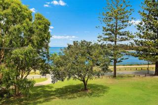 Golden Shores Unit 3 21 Landsborough Parade - 6